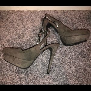New Grey Suede Heels size 7